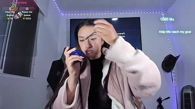 emily palmeer online show from March 4, 9:06 am