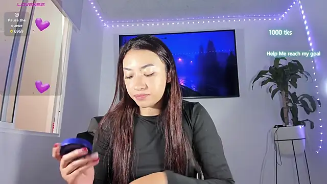 emily palmeer online show from November 29, 12:27 pm