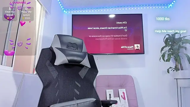 emily palmeer online show from October 18, 11:34 am