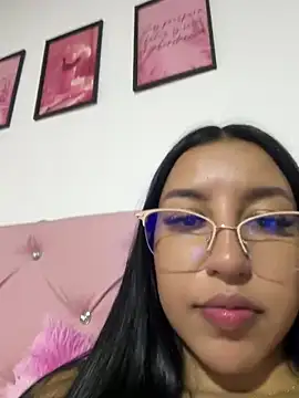 Snapshot of Tamara_Roberts1 chatting on March 8, 5:28 am Tamara Roberts1 online show from March 8, 5:28 am