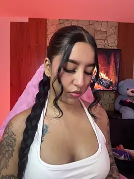 Snapshot of Tamara_Roberts1 chatting on May 13, 11:12 pm Tamara Roberts1 online show from May 13, 11:12 pm
