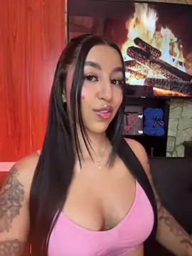 Snapshot of Tamara_Roberts1 chatting on May 26, 1:26 am Tamara Roberts1 online show from May 26, 1:26 am