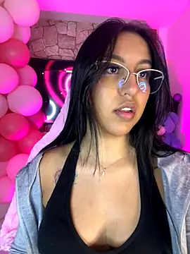 Snapshot of Tamara_Roberts1 chatting on October 2, 1:09 am Tamara Roberts1 online show from October 2, 1:09 am