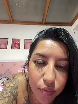 Snapshot of Tamara_Roberts1 chatting on February 9, 5:29 am Tamara Roberts1 online show from February 9, 5:29 am