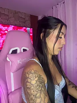 Snapshot of Tamara_Roberts1 chatting on February 1, 2:05 am Tamara Roberts1 online show from February 1, 2:05 am