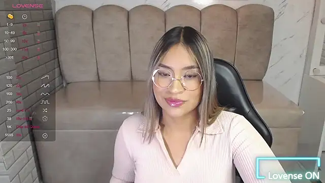  Charlotte v online show from April 11, 4:09 am