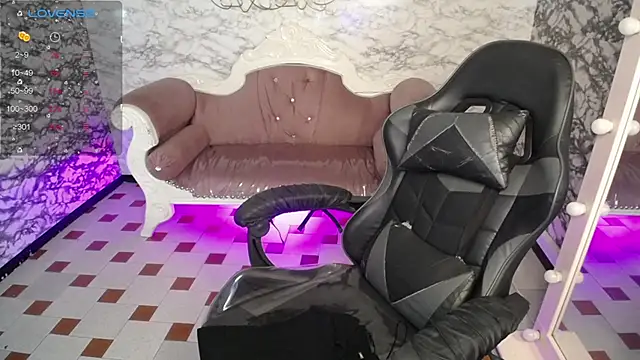 Snapshot of Violetta_Jhonson_v_ chatting on December 15, 2:05 pm Violetta Jhonson v online show from December 15, 2:05 pm