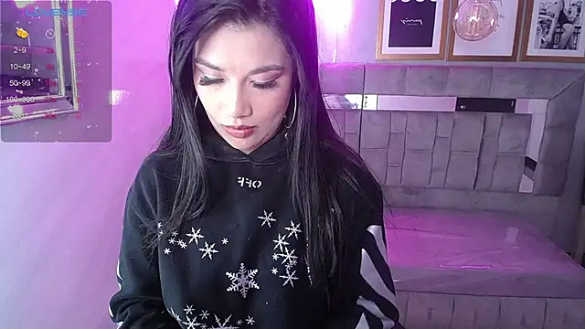 Snapshot of Violetta_Jhonson_v_ chatting on December 19, 3:29 am Violetta Jhonson v online show from December 19, 3:29 am