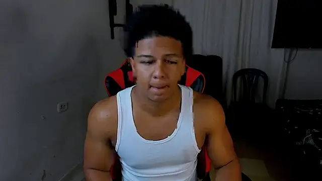 Snapshot of May_Dylan1 chatting on October 6, 3:46 pm May Dylan1 online show from October 6, 3:46 pm