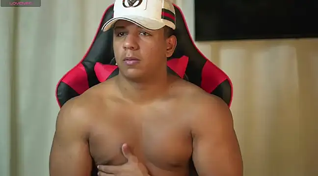 Snapshot of May_Dylan1 chatting on January 3, 6:00 am May Dylan1 online show from January 3, 6:00 am