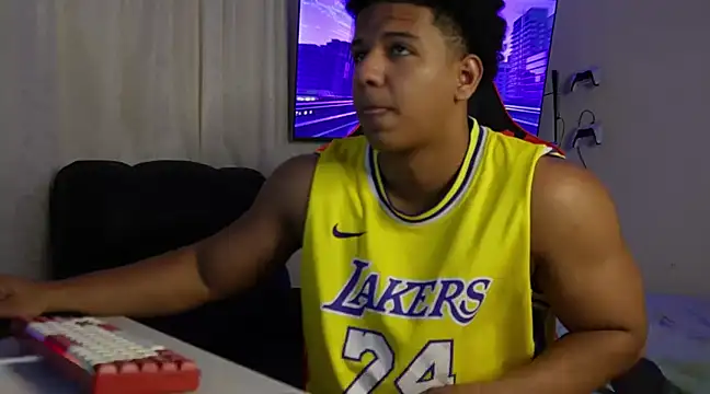 Snapshot of May_Dylan1 chatting on December 11, 1:15 am May Dylan1 online show from December 11, 1:15 am