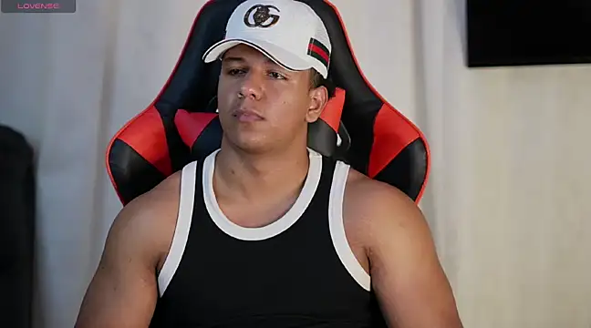 Snapshot of May_Dylan1 chatting on January 2, 8:39 am May Dylan1 online show from January 2, 8:39 am