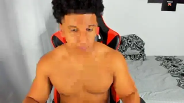 Snapshot of May_Dylan1 chatting on November 18, 5:22 am May Dylan1 online show from November 18, 5:22 am