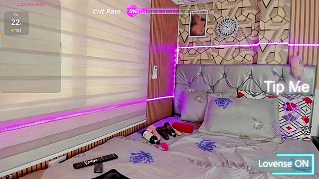 Snapshot of charlotteone chatting on October 22, 12:15 pm charlotteone online show from October 22, 12:15 pm