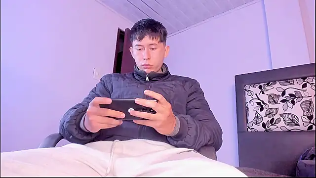 Snapshot of setsuna10 chatting on November 29, 2:44 am setsuna10 online show from November 29, 2:44 am