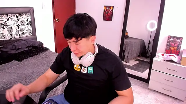 Snapshot of setsuna10 chatting on March 8, 8:35 pm setsuna10 online show from March 8, 8:35 pm