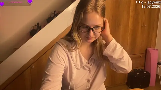Snapshot of JacyWinslat chatting on July 12, 10:21 pm JacyWinslat online show from July 12, 10:21 pm