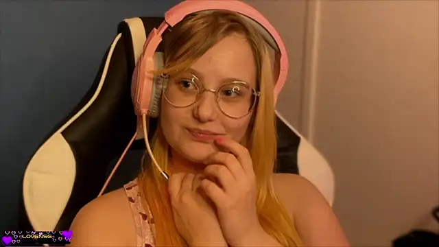 JacyWinslat online show from February 19, 8:10 pm