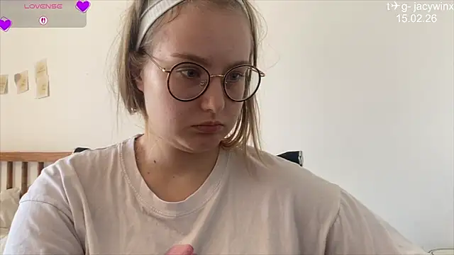 JacyWinslat online show from February 15, 7:09 am