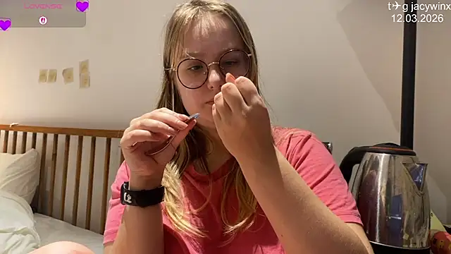 JacyWinslat online show from March 12, 6:45 pm