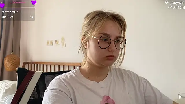 JacyWinslat online show from February 1, 6:11 am