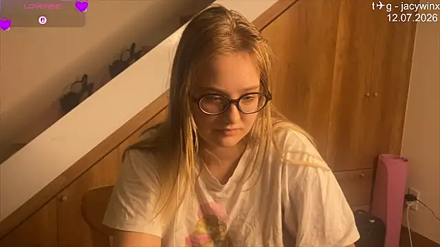Snapshot of JacyWinslat chatting on July 13, 2:27 pm JacyWinslat online show from July 13, 2:27 pm