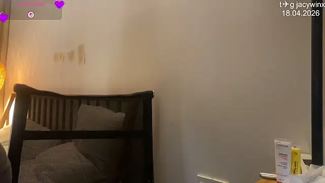 JacyWinslat online show from April 18, 7:07 pm