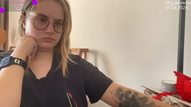 JacyWinslat online show from April 7, 9:22 am