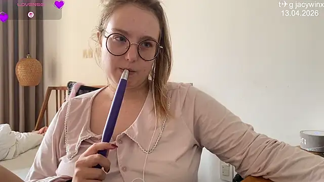 JacyWinslat online show from April 13, 10:08 am