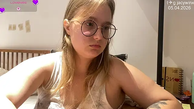 JacyWinslat online show from April 5, 4:02 pm