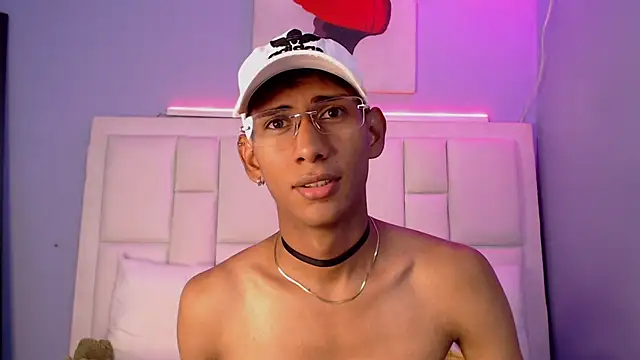 Nick Collins18 online show from February 6, 8:27 pm