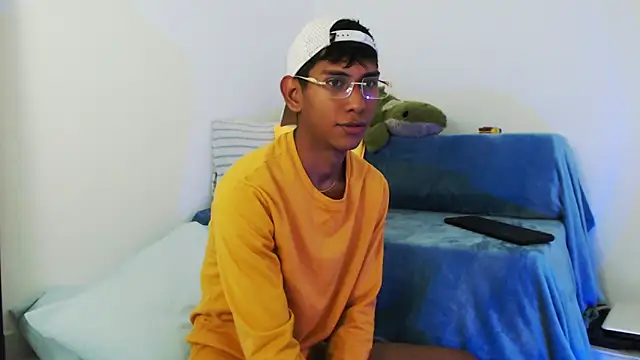 Snapshot of Nick_Collins18 chatting on October 30, 8:17 pm Nick Collins18 online show from October 30, 8:17 pm