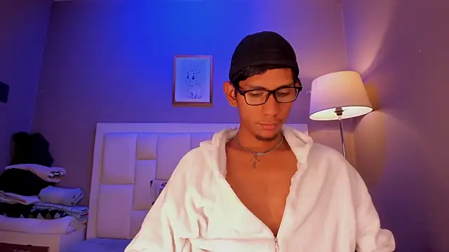 Nick Collins18 online show from June 28, 5:03 am