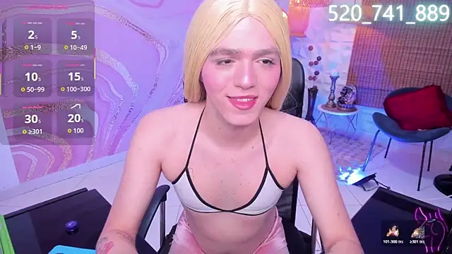 Snapshot of DylanRosse chatting on November 29, 3:39 am DylanRosse online show from November 29, 3:39 am