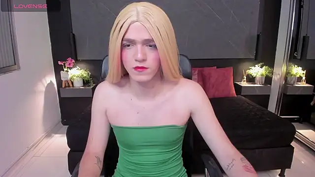 DylanRosse online show from February 11, 8:20 pm