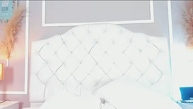 Snapshot of evelyn_evony chatting on February 5, 6:45 am evelyn evony online show from February 5, 6:45 am