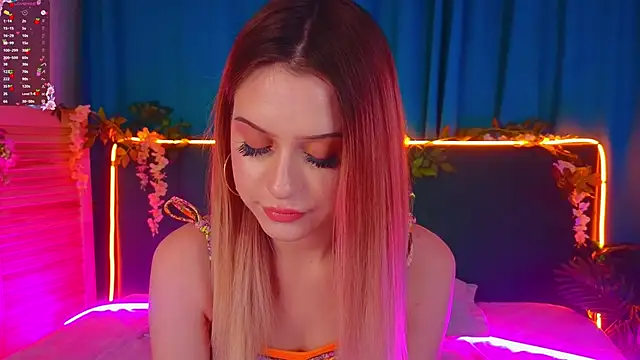 Snapshot of AlinaWalters chatting on November 30, 8:42 pm AlinaWalters online show from November 30, 8:42 pm