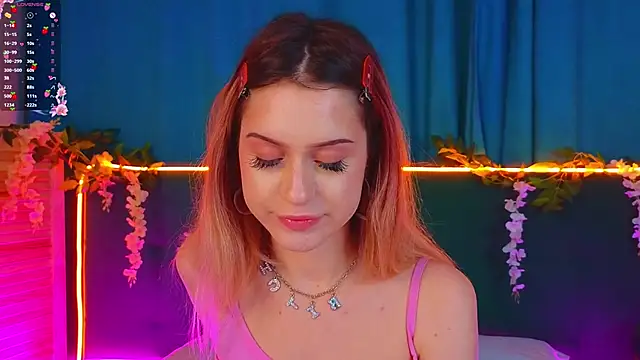 Snapshot of AlinaWalters chatting on November 16, 8:46 pm AlinaWalters online show from November 16, 8:46 pm