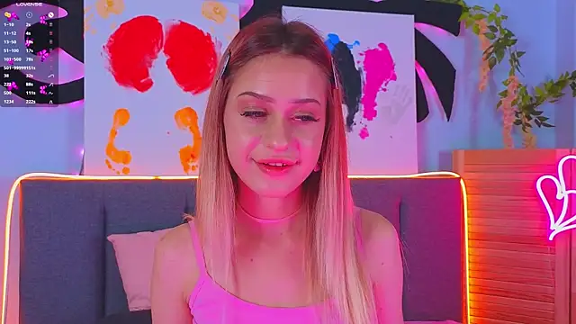 Snapshot of AlinaWalters chatting on October 2, 8:23 pm AlinaWalters online show from October 2, 8:23 pm