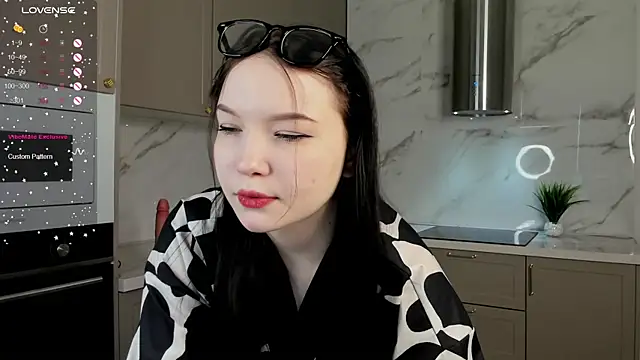 uwwu bunny online show from March 22, 2:36 pm