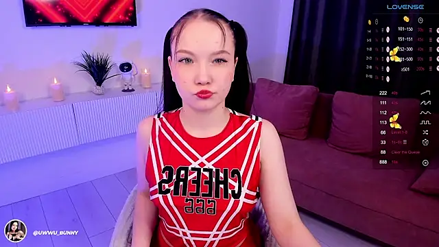 uwwu bunny online show from February 5, 2:05 pm