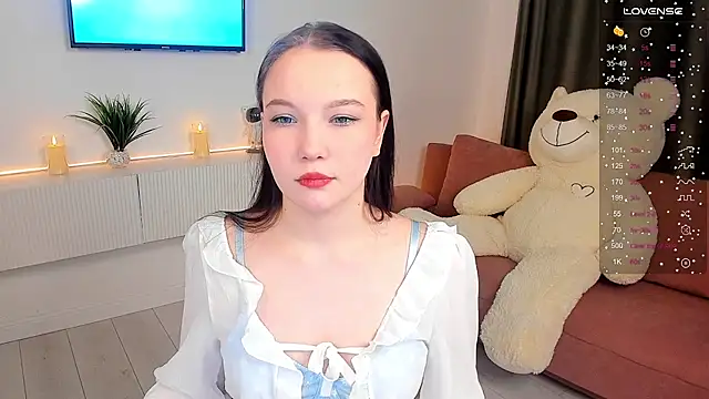 uwwu bunny online show from February 6, 1:32 pm