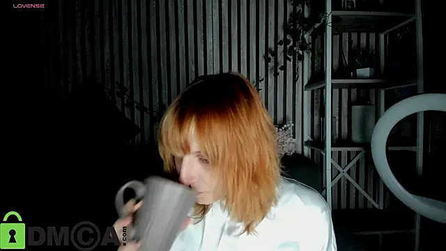 Snapshot of Little_Chips chatting on June 20, 5:18 pm Little Chips online show from June 20, 5:18 pm