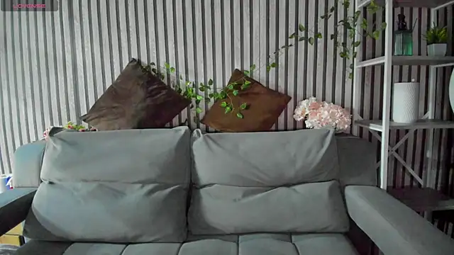 Snapshot of Little_Chips chatting on May 27, 5:20 pm Little Chips online show from May 27, 5:20 pm
