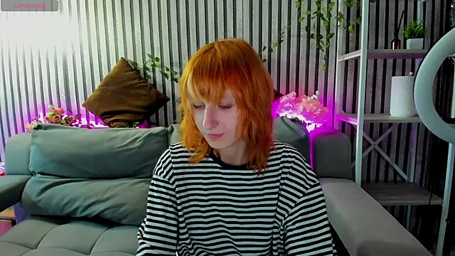 Snapshot of Little_Chips chatting on June 6, 5:29 pm Little Chips online show from June 6, 5:29 pm
