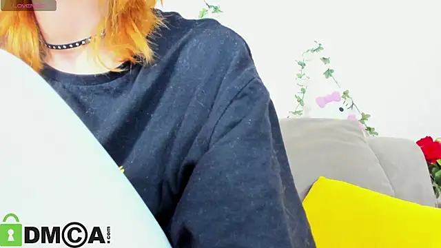 Snapshot of Little_Chips chatting on April 19, 6:10 pm Little Chips online show from April 19, 6:10 pm