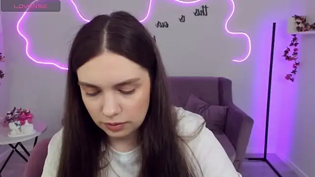 Snapshot of DaniellaLovely chatting on March 18, 11:00 am DaniellaLovely online show from March 18, 11:00 am
