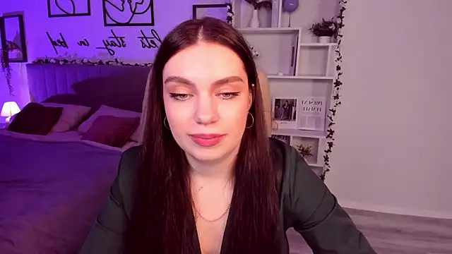 Snapshot of DaniellaLovely chatting on March 17, 12:46 pm DaniellaLovely online show from March 17, 12:46 pm