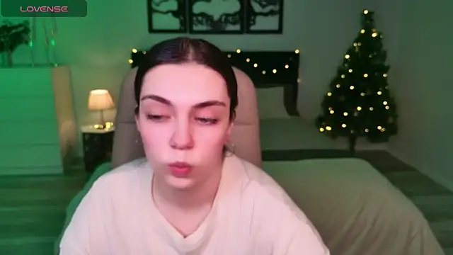 DaniellaLovely online show from December 19, 11:01 am