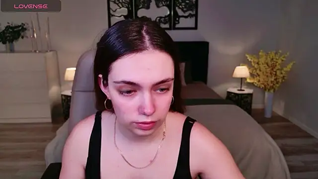 DaniellaLovely online show from November 18, 10:40 am